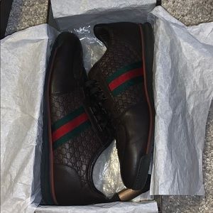 Low top Gucci Sneakers